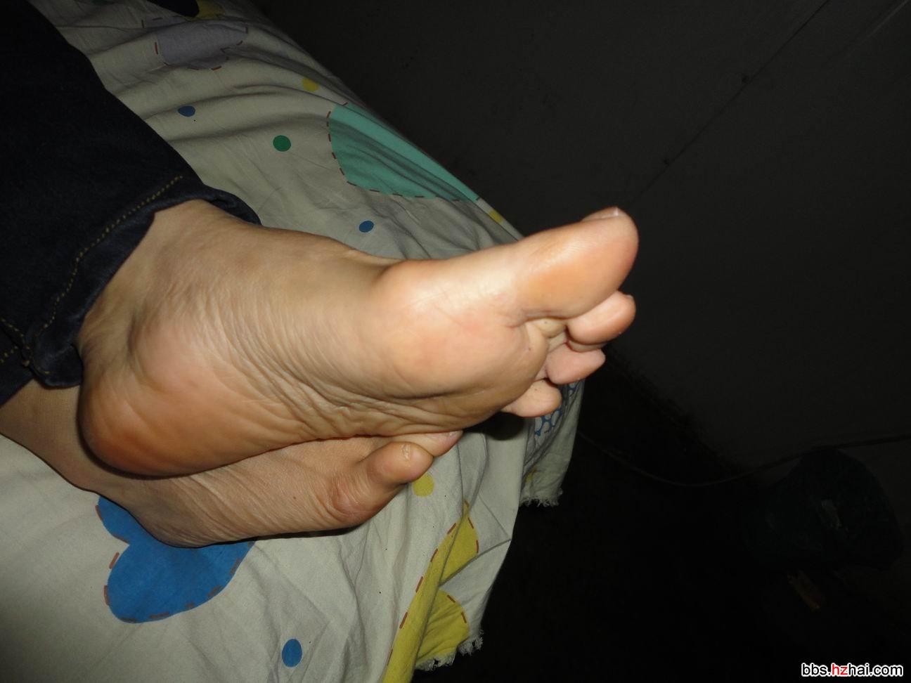 少妇小脚11.JPG