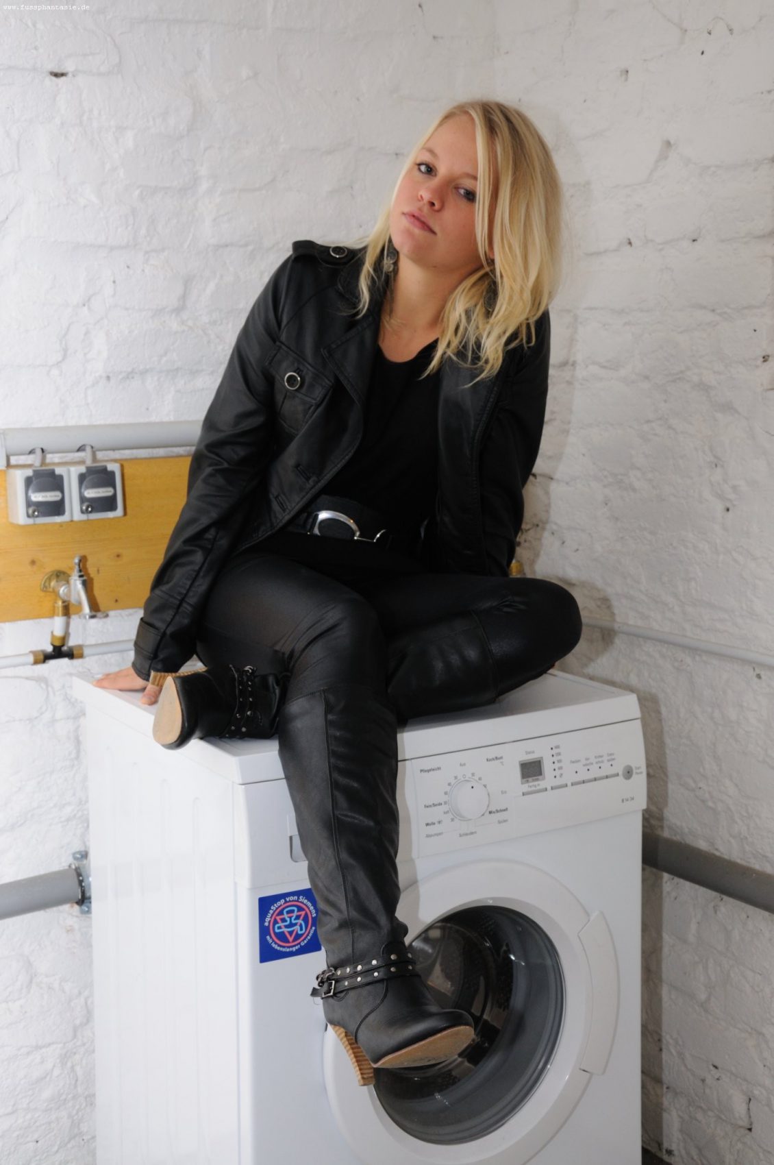 脱靴又脱袜 (1).jpg